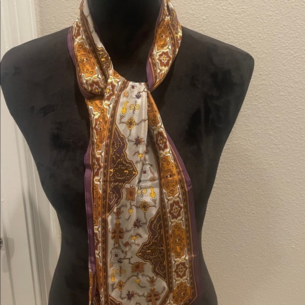 Oscar de la Rente Scarf stunning